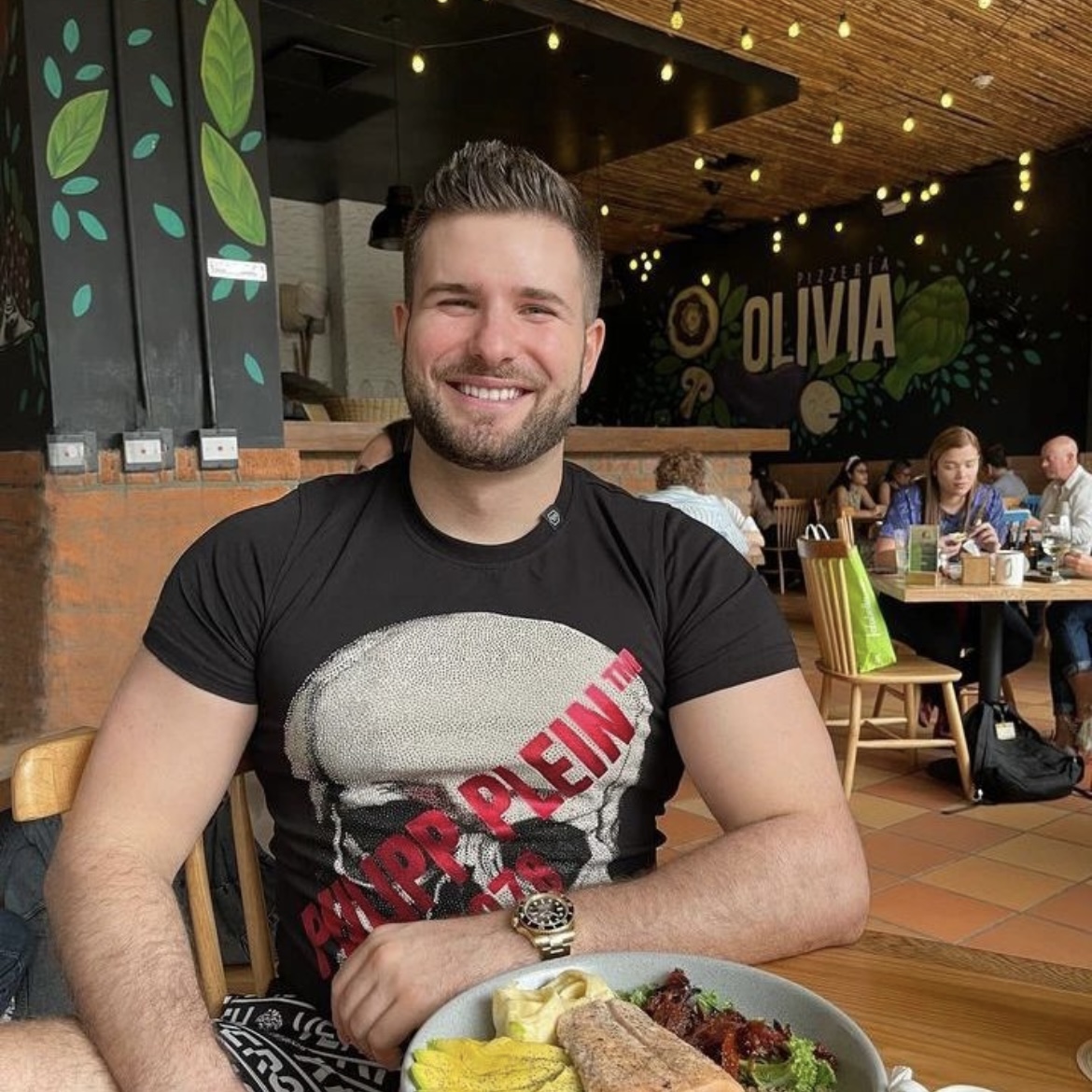 黑洞加速器用户james,很满意黑洞加速器